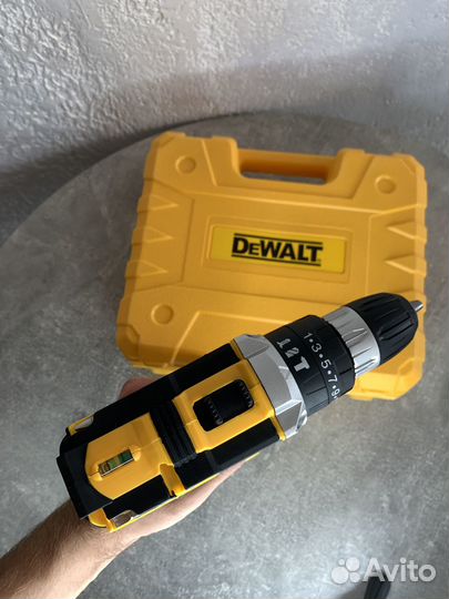 Шуруповерт DeWalt 21v с набором