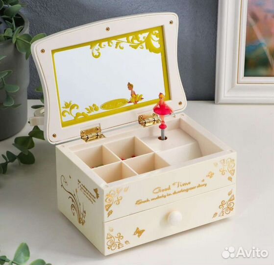 Музыкальная шкатулка с балериной
