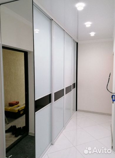 Шкаф купе с зеркалом