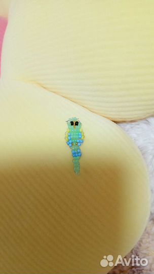 Волнистый попугай из бисера