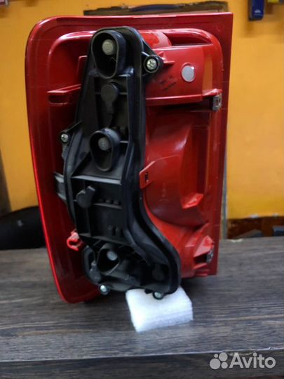 Задний фонарь на Volkswagen AmaroK