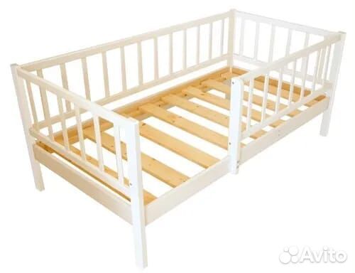 Кроватка из натурального дерева для малыша с борти