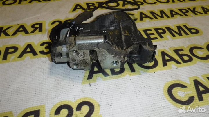 Замок двери передней левой Toyota Corolla (E150)