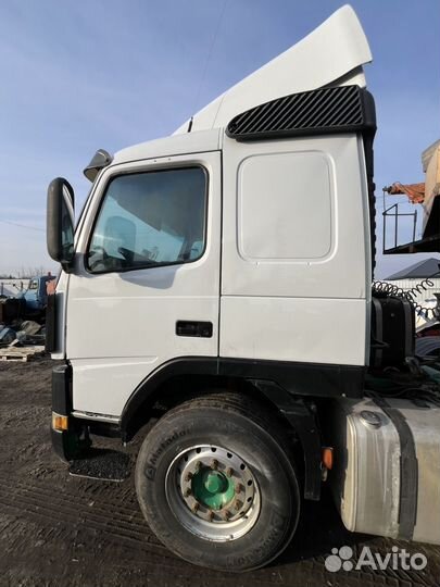 Volvo FM 6x2, 2001