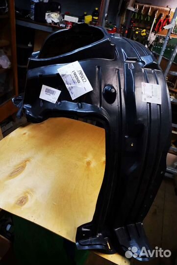 Подкрылок Ниссан Х-трейл Т31