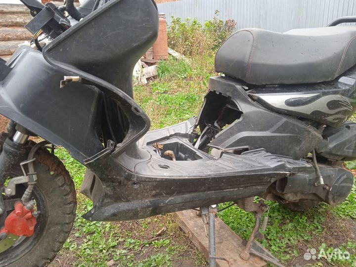 Скутер 150 кубов