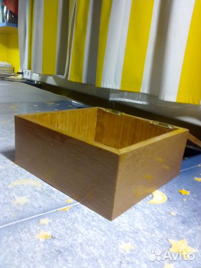 Шкатулка с орнаментом маркетри