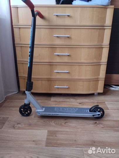 Трюковой самокат