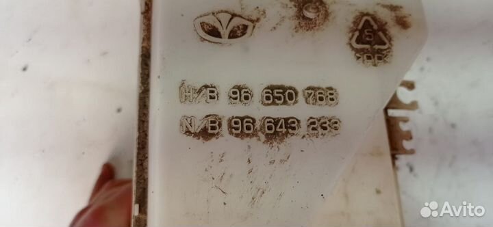 Бачок стеклоомывателя Chevrolet Aveo 2009 T250