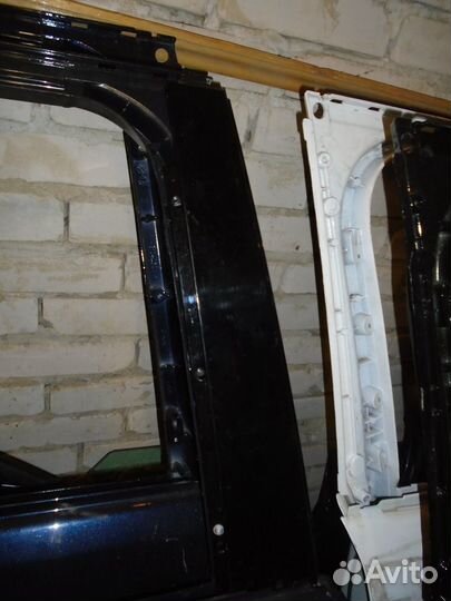 Range Rover Vogue L405 накладка на стойку пр двери