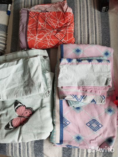3 комплекта постельного белья и куртка детская