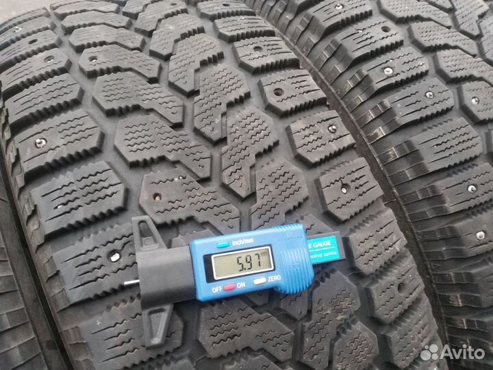 Yokohama Ice Guard F700Z 215/65 R16
