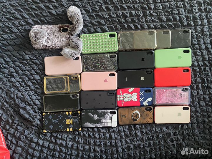 Отдам чехлы на айфон X за шоколадку