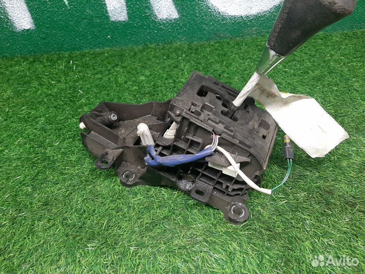 Селектор АКПП на Toyota Avensis 2