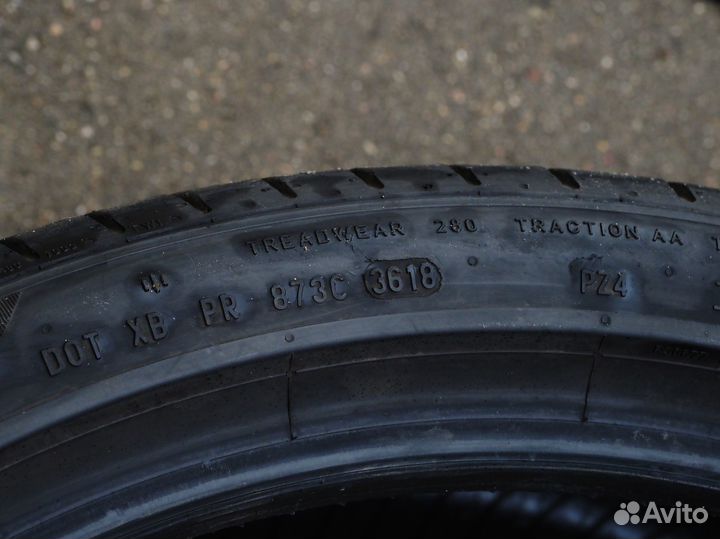 Pirelli P Zero PZ4 275/35 R22 104Y