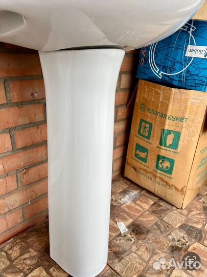 Раковина тюльпан со смесителем