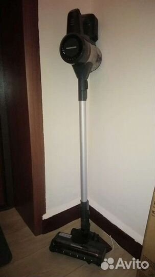 Пылесос вертикальный беспроводной redmond RV-UR362