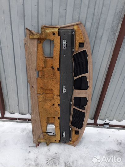 Бмв е65 полка задняя с электрошторкой