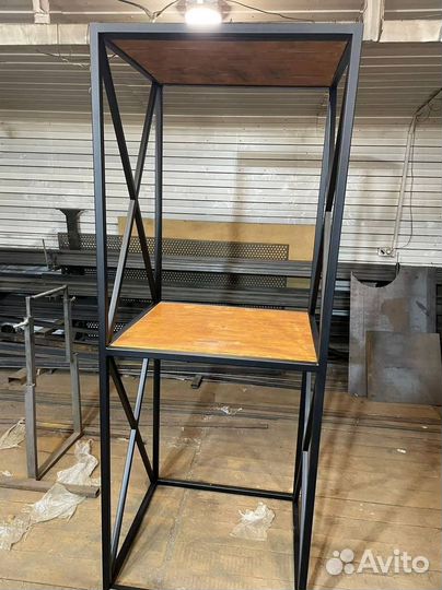 Книжный стеллаж в стиле лофт