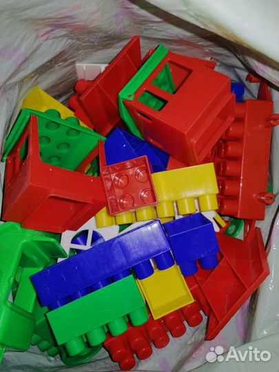 Вещи, обувь и игрушки пакетами