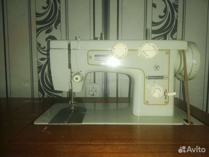 Швейная машина Подольск 142