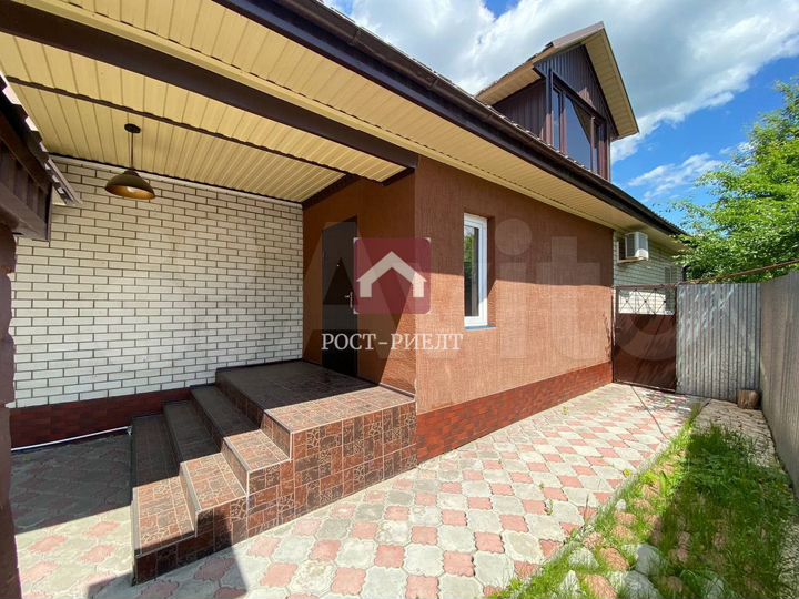 Дом 180 м² на участке 6 сот.