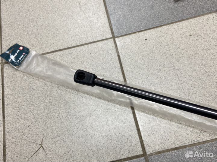 Амортизатор капота audi A6 C4 1994-1997 год