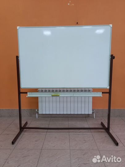 Доска магнитно-маркерная/меловая двусторонняя