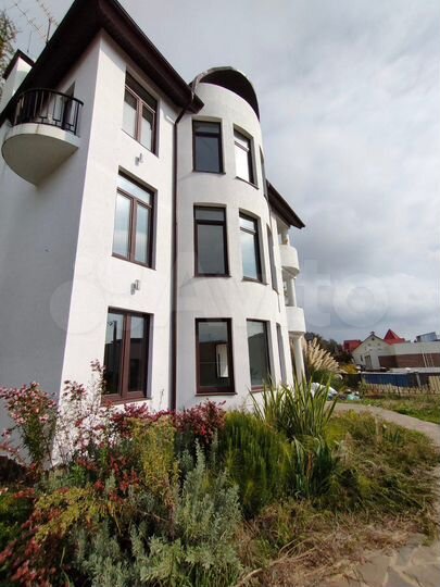 Дом 400 м² на участке 5 сот.