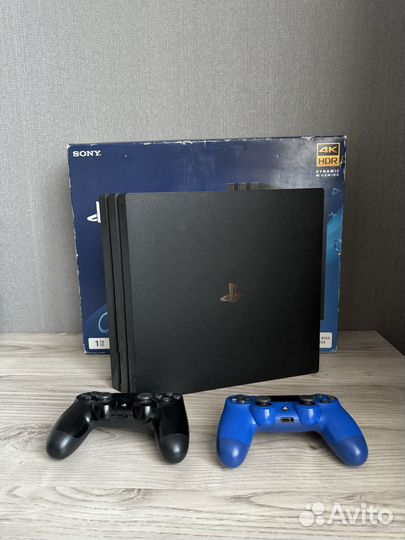 Sony PlayStation 4 Pro 2Тб + джойстик
