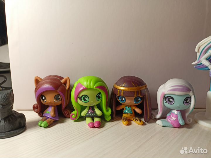 Продам мини фигурки