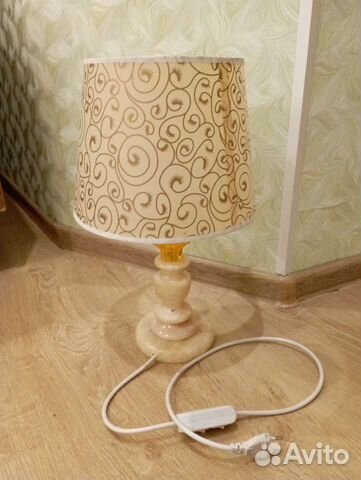 Лампа с абажуром