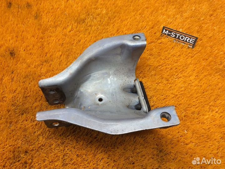 Кронштейн подушки двигателя правый Audi Q5 8R cdnc