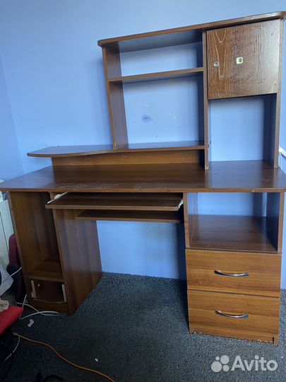 Компьютерный стол