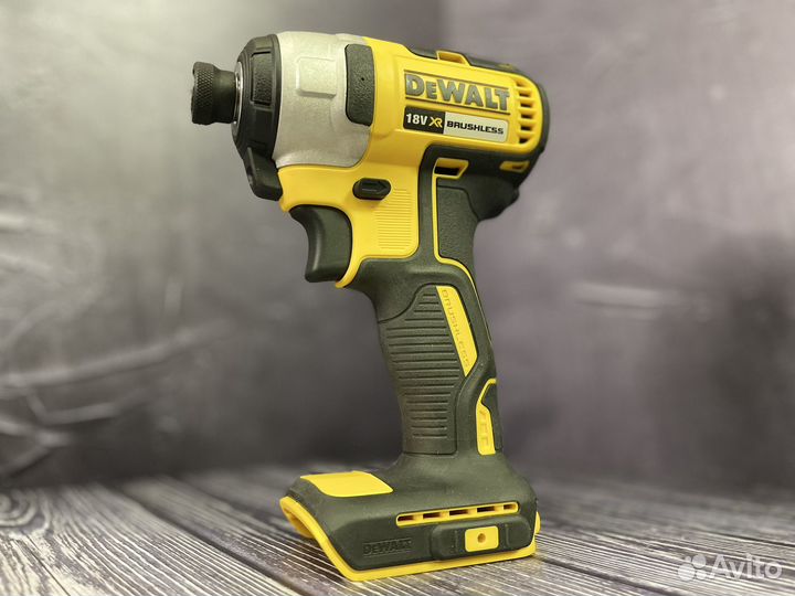 Импакт DeWalt DCF787