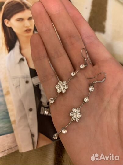 Серьги висячие со стразами