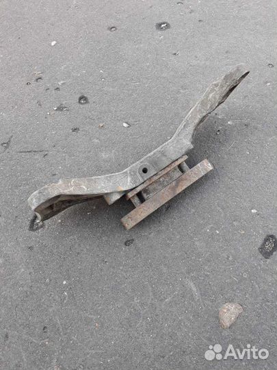Траверса АКПП bmw e39 m57 22321096106