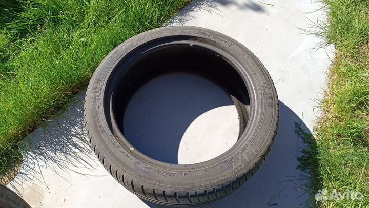 Michelin Pilot Sport 3 235/45 R18 98Y