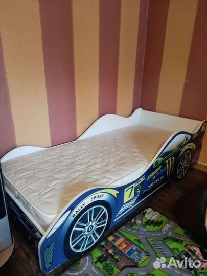 Детская кровать машина с матрасом