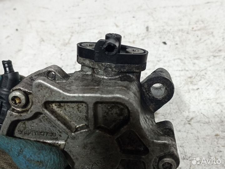 Насос вакуумный Peugeot 207