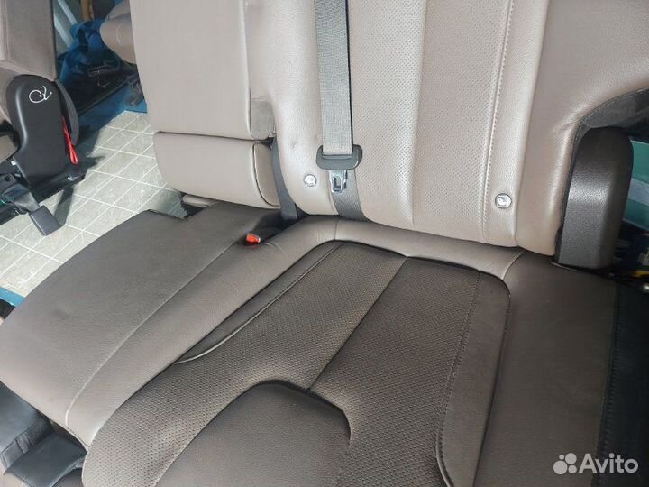 Сиденья комплект Hyundai Santa Fe D4HB 2019