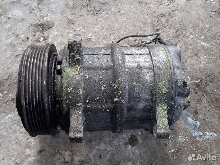 Компрессор кондиционера Volvo V70 2.5 T