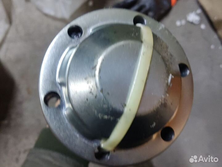 Полуось в сборе