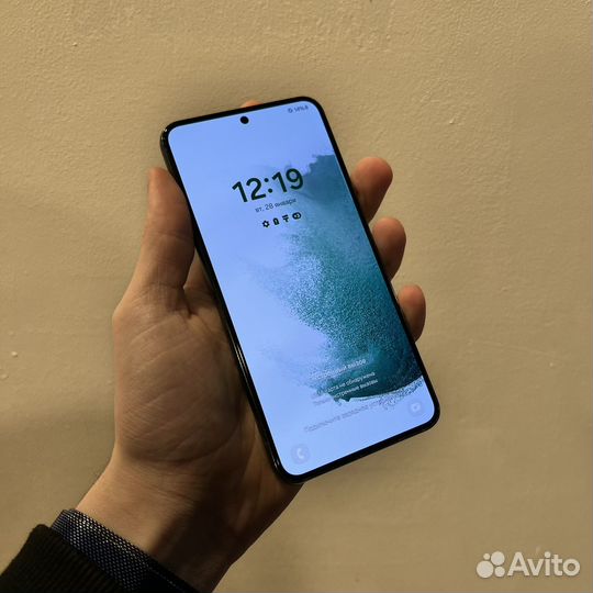 Samsung Galaxy S22, 8/256 ГБ