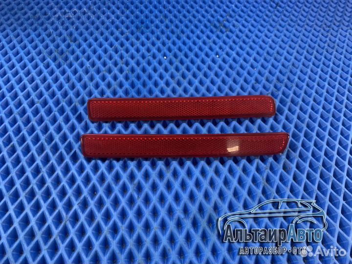 Катафот заднего бампера Discovery 3 4 Range Sport