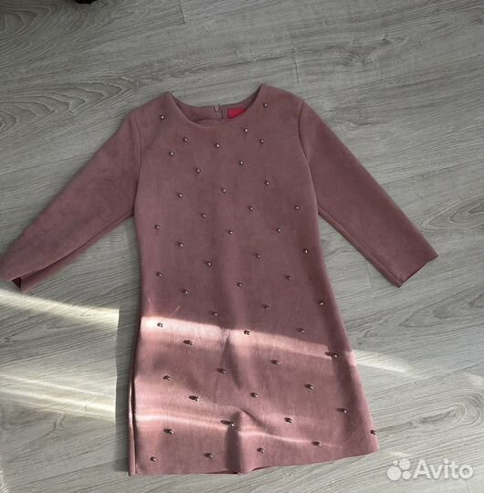 Комплект из нарядных платьев для девочки 140