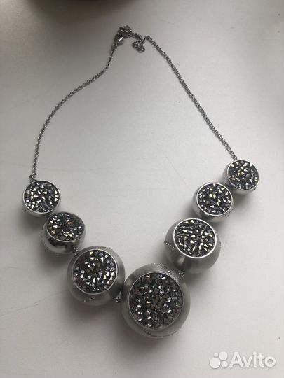 Колье Swarovski в идеальном состоянии