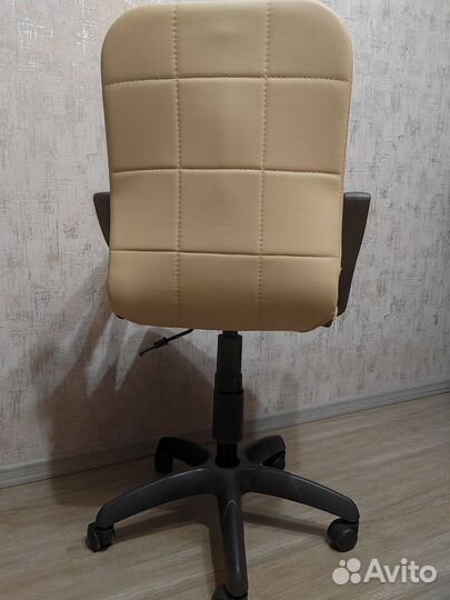 Компьютерное кресло кожаное экокожа новое