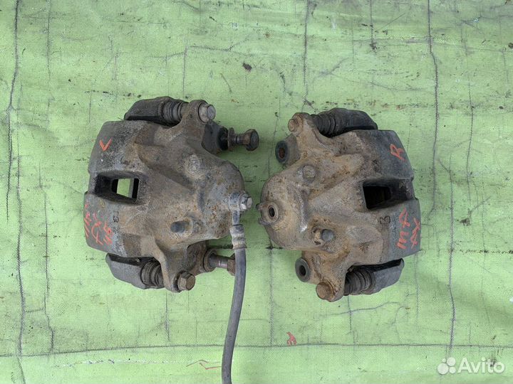 Суппорт тормозной передний Infiniti Fx S50