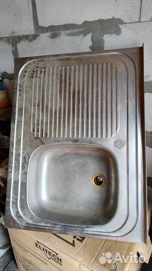 Стальная раковина мойка на кухню